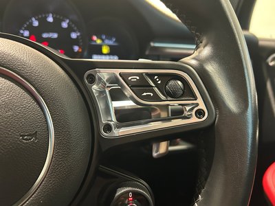 PORSCHE MACAN - 8