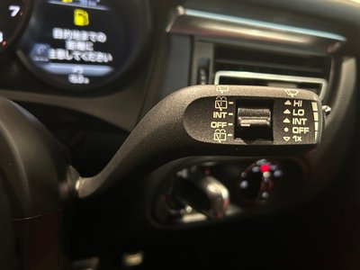 PORSCHE MACAN - 10