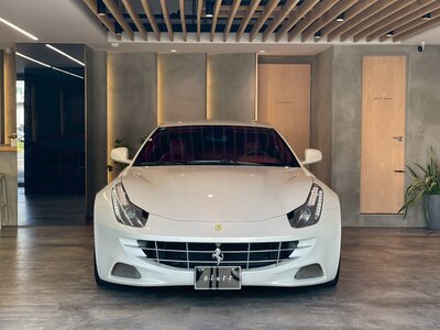FERRARI FF