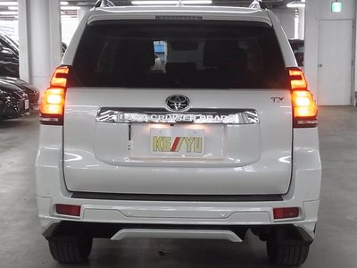 TOYOTA LAND CRUISER PRADO - 10