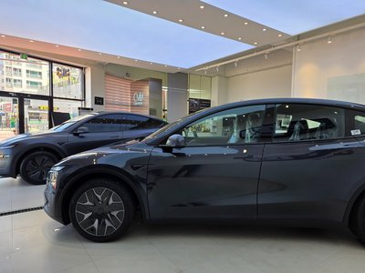 2026 Tesla MODEL Y 照片 3