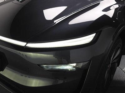 TESLA MODEL Y - 9