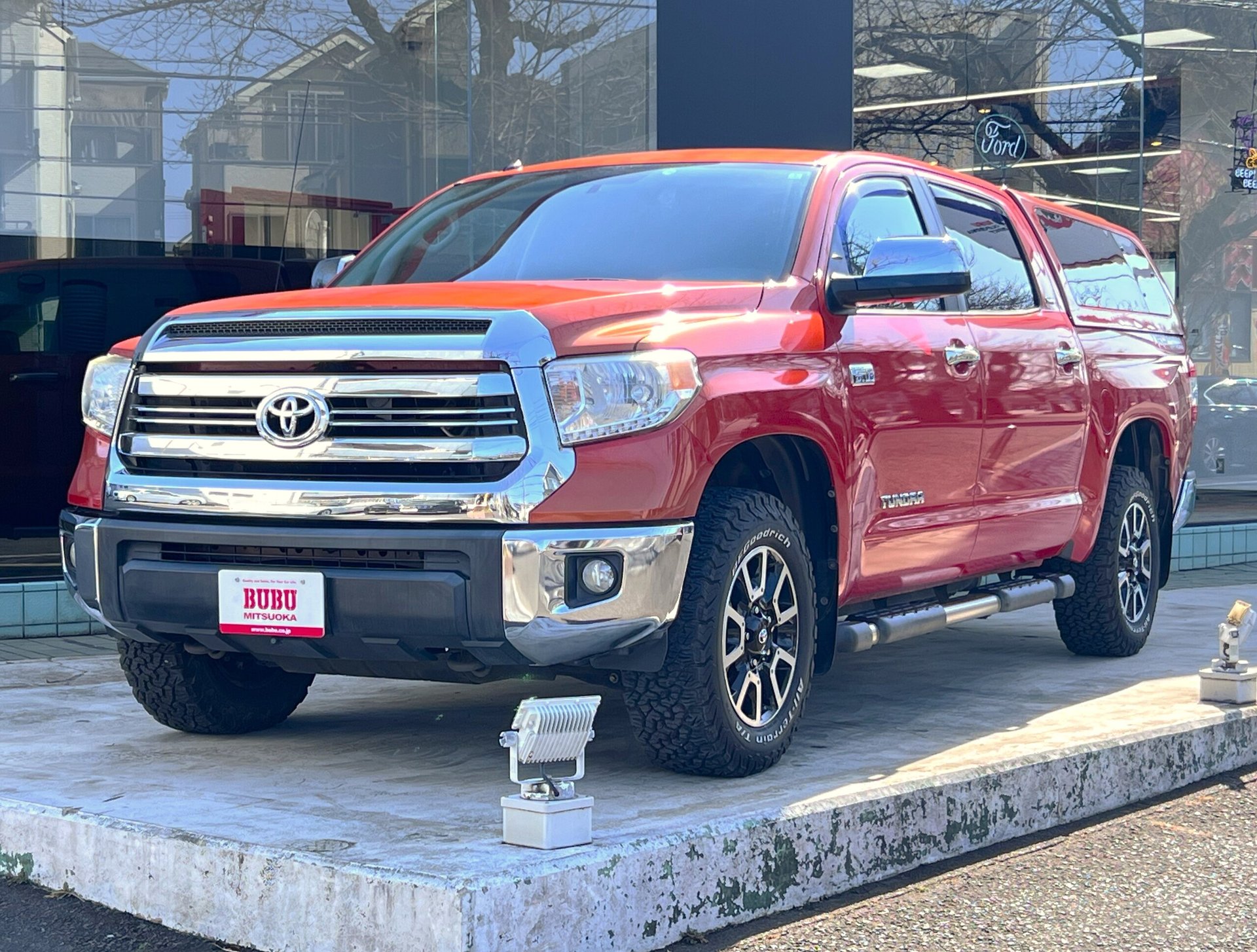 TOYOTA TUNDRA - View 1
