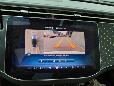 MERCEDES-BENZ E-CLASS - 8