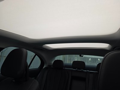 MERCEDES-BENZ E-CLASS - 9