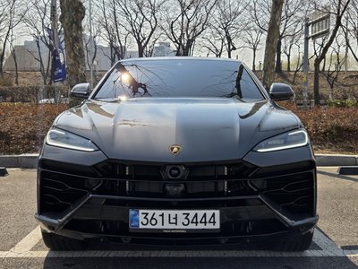 LAMBORGHINI URUS - 2
