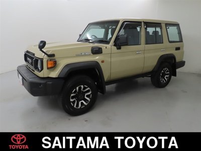 TOYOTA LAND CRUISER 70 - 1