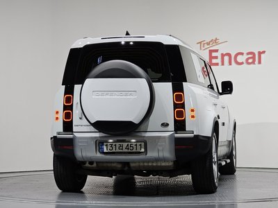 LAND ROVER DEFENDER - 3