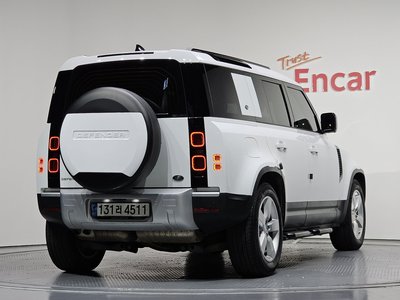 LAND ROVER DEFENDER - 4
