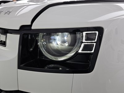 LAND ROVER DEFENDER - 9