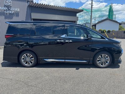2026 Toyota ALPHARD — фото 7