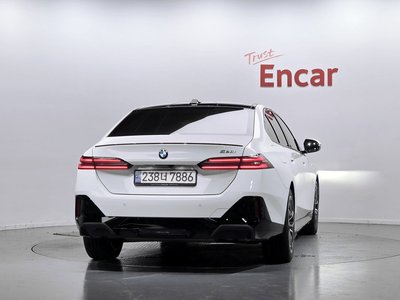 2024 BMW 5 SERIES 照片 3