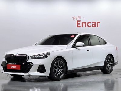 2024 BMW 5 SERIES 照片 1