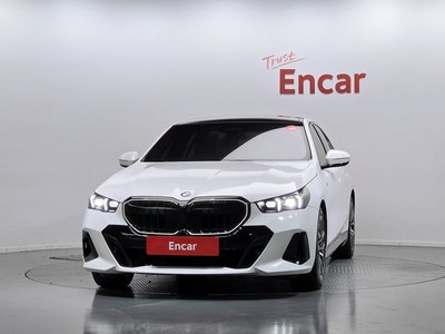 2024 BMW 5 SERIES 照片 2