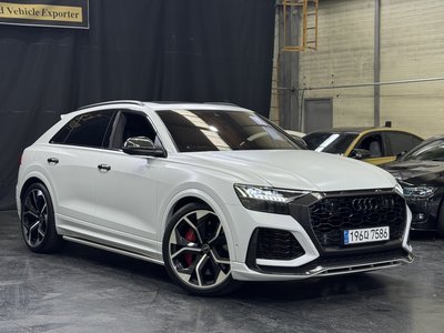 AUDI RS Q8 - 10