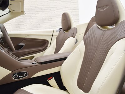 ASTON MARTIN DB11 VOLANTE - 9