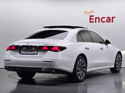 MERCEDES-BENZ E-CLASS - 2