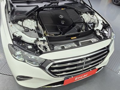 MERCEDES-BENZ E-CLASS - 7