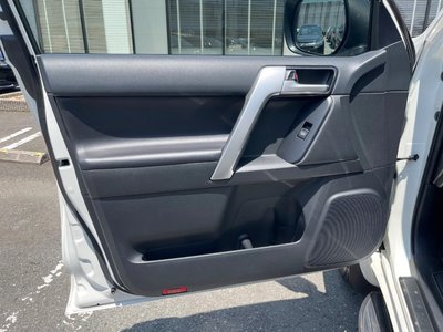 2023 Toyota LAND CRUISER PRADO — миниатюра 32