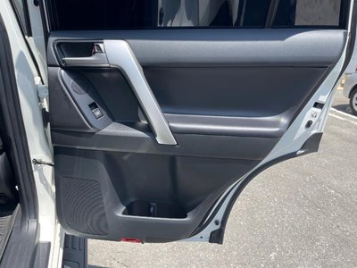 2023 Toyota LAND CRUISER PRADO — миниатюра 33