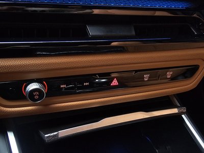2025 BMW 3 SERIES — миниатюра 25