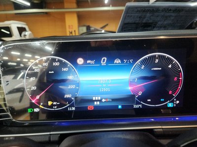 2025 Mercedes-BENZ GLS — миниатюра 13