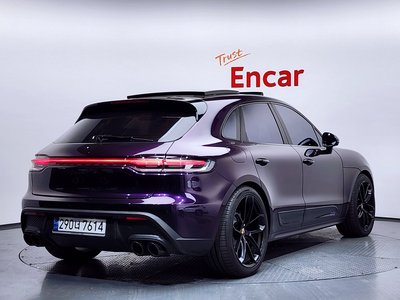 PORSCHE MACAN - 3