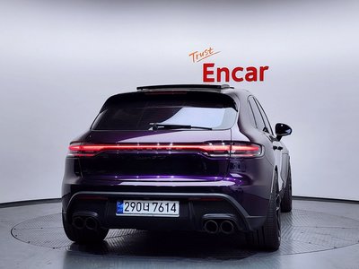 PORSCHE MACAN - 4