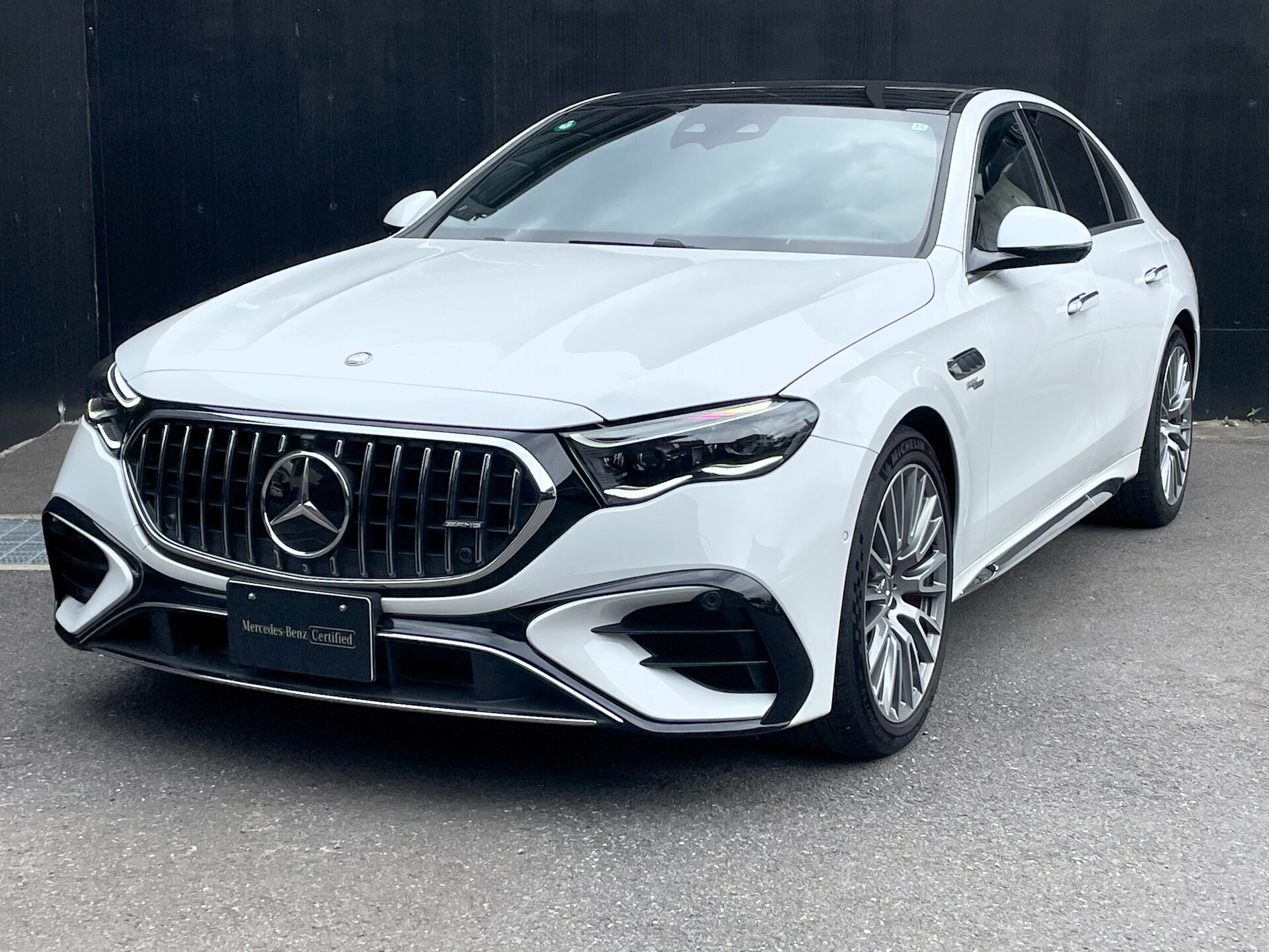 MERCEDES-BENZ E-CLASS AMG - View 1