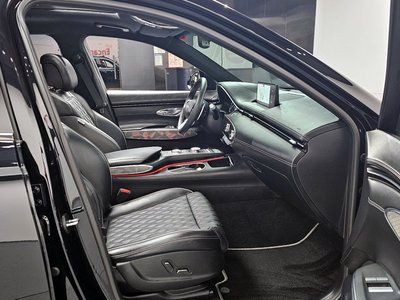 صورة 10 لـ 2022 Genesis GV70