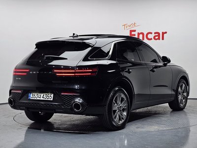 صورة 3 لـ 2022 Genesis GV70