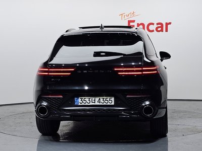 صورة 4 لـ 2022 Genesis GV70