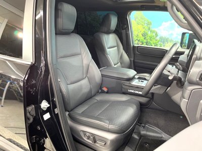 TOYOTA LAND CRUISER 250 - 7