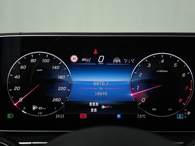 MERCEDES-BENZ GLS - 8