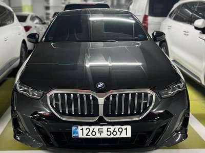 BMW 5 SERIES - 1