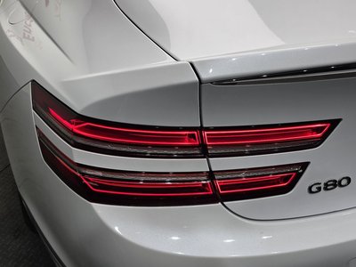 GENESIS G80 (RG3) - 10
