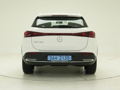 MERCEDES-BENZ EQA - 3