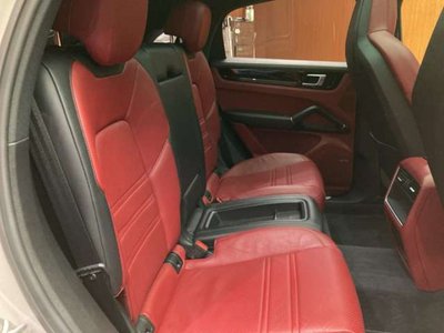 PORSCHE CAYENNE - 8