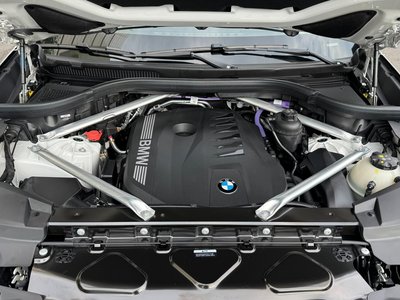 صورة 10 لـ 2026 BMW X5