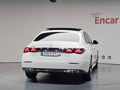 MERCEDES-BENZ E-CLASS - 3