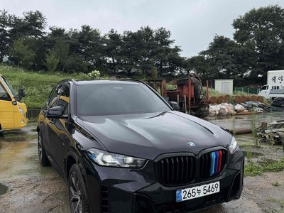 صورة 1 لـ 2025 BMW X5