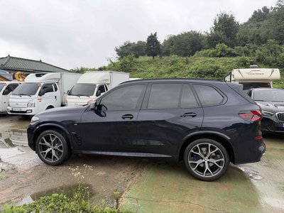صورة 2 لـ 2025 BMW X5