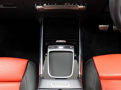 MERCEDES-BENZ GLA - 9