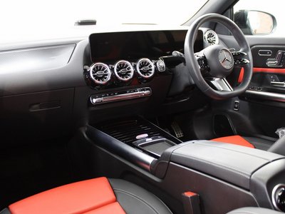 MERCEDES-BENZ GLA - 7
