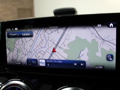 MERCEDES-BENZ GLA - 10