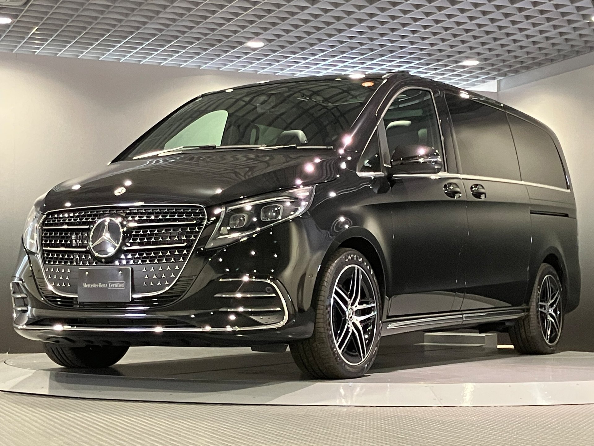 MERCEDES-BENZ V-CLASS - View 1