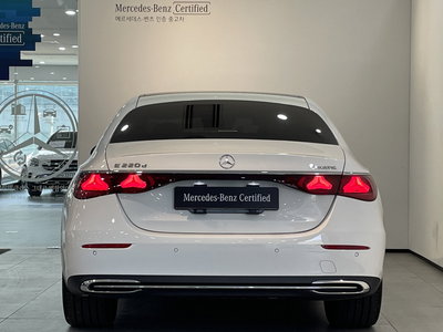 MERCEDES-BENZ E-CLASS - 4