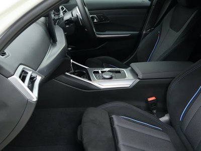 2025 BMW 3 SERIES 缩略图 13