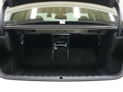 2025 BMW 3 SERIES 缩略图 12
