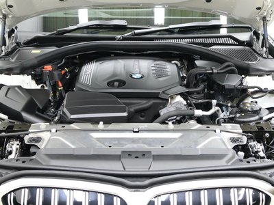 2025 BMW 3 SERIES 缩略图 21